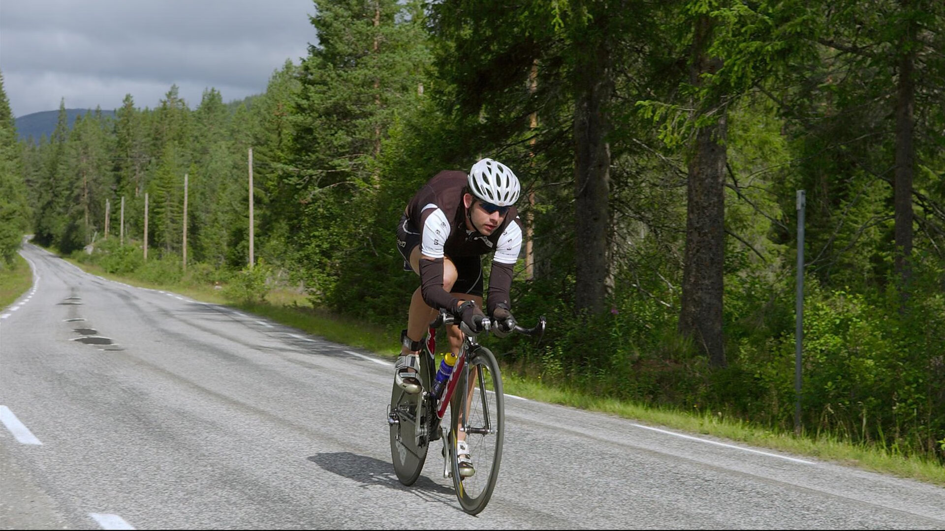 爱游戏体育官网-气动设计革新：提升空气动力效率，气动装置设计