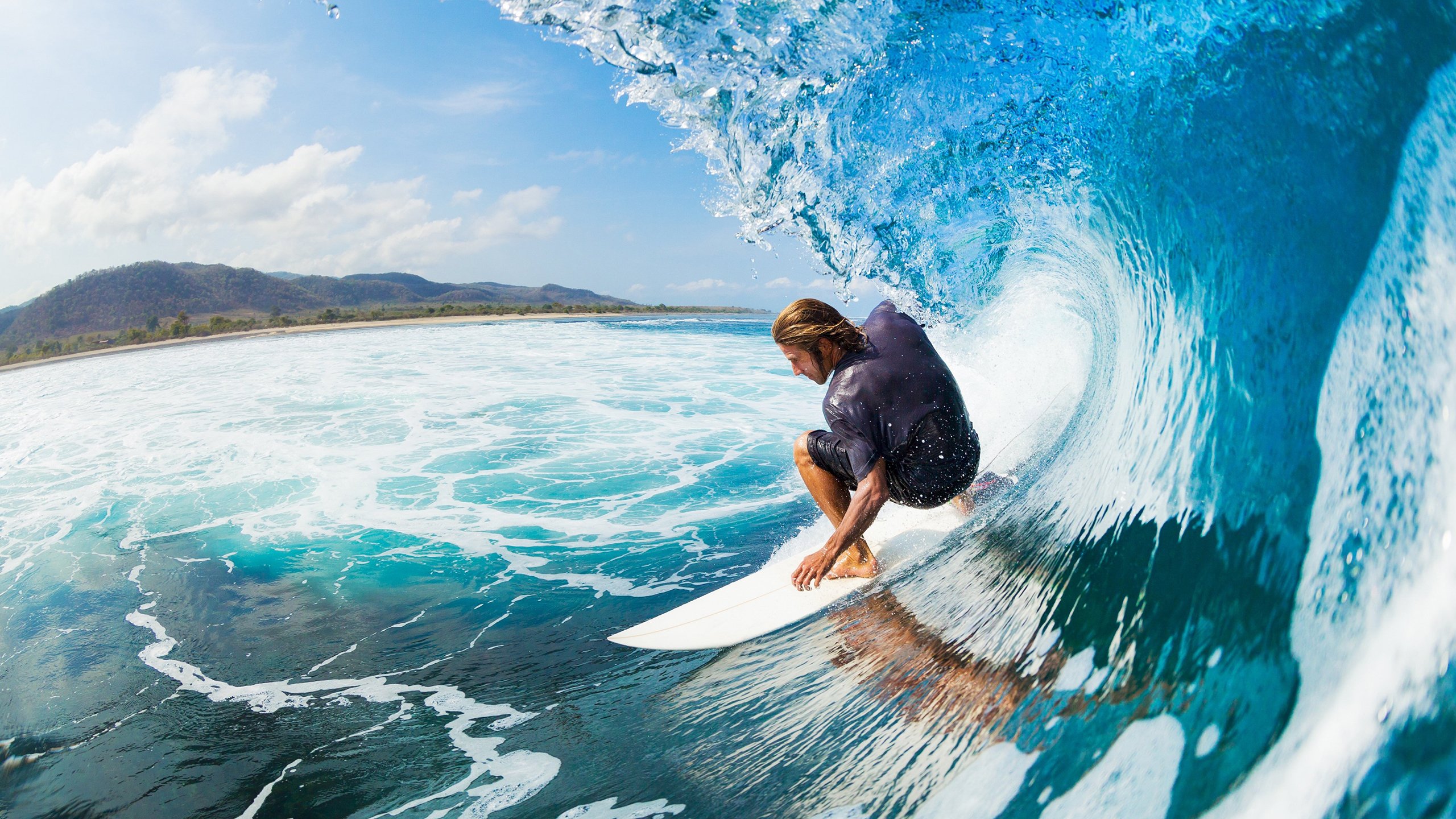 西甲：巴塞罗那4-1夺冠争头名，莱万连续多场破门，西甲巴塞罗那集锦