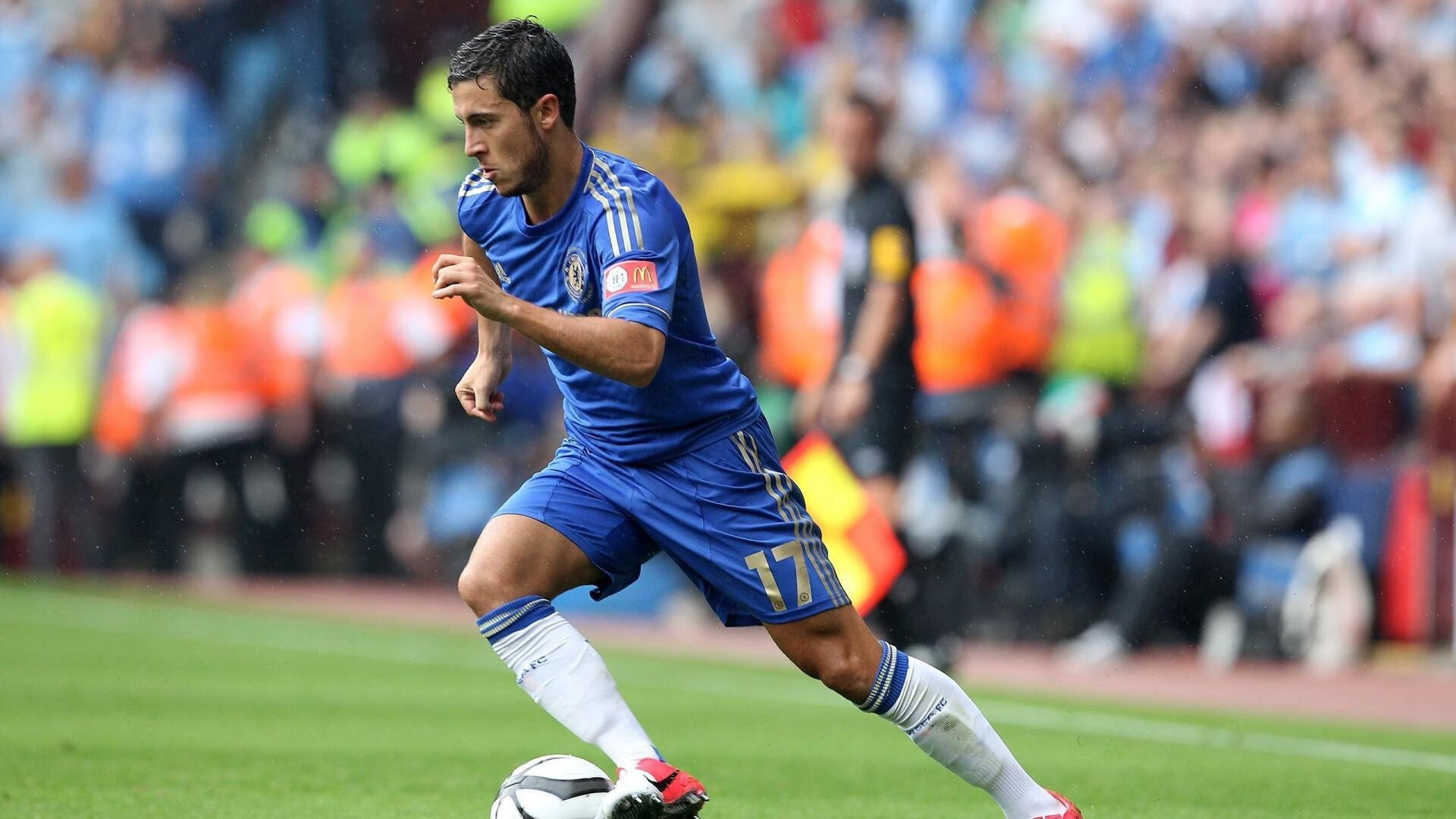 爱体育娱乐入口-足球直播电商尝试带货助力俱乐部运营，足球直播工作室